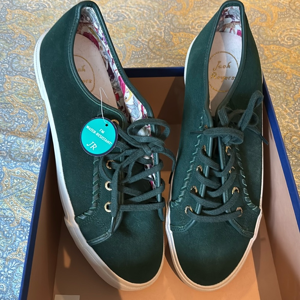 JACK ROGERS  GREEN SUEDE SNEAKERS. Size 10